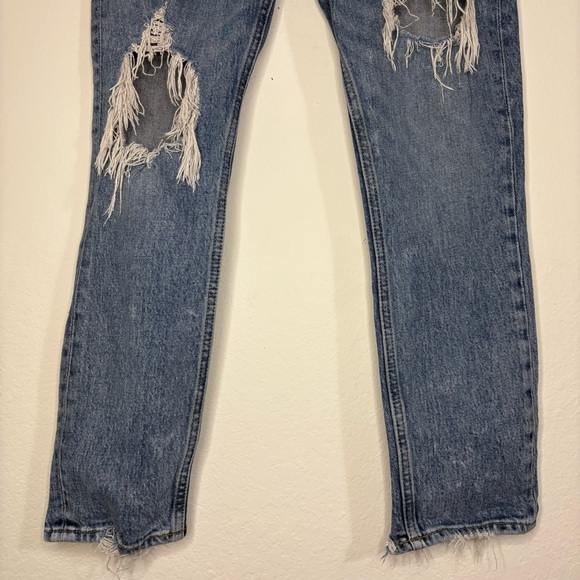 Abercrombie & Fitch Distressed High RIse Mom Jeans - Picture 7 of 12